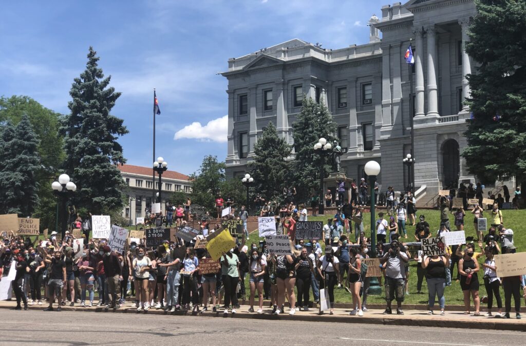 Quinto día de protestas en Denver