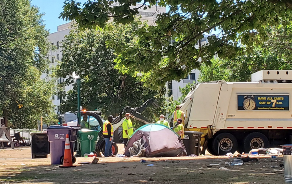Desalojados ocupantes del Lincoln Park Lincoln Park Occupants Removed