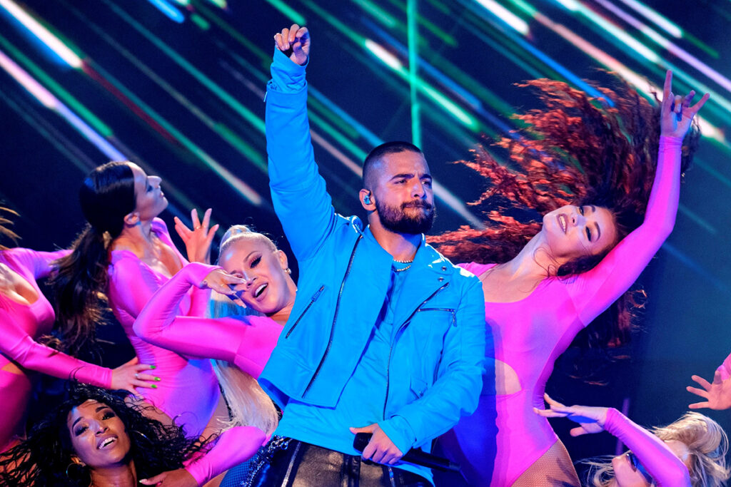 Maluma prepara “una bomba” con JLO