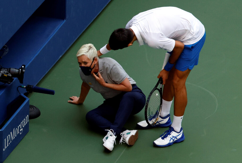 Descalificado Novak Djokovic