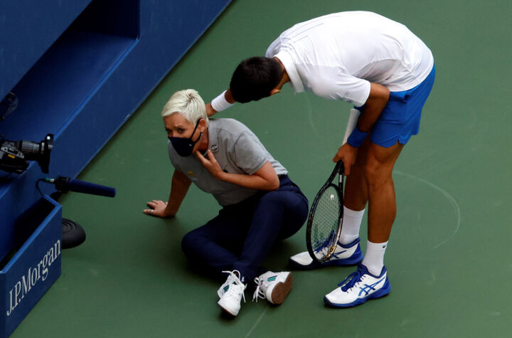 Descalificado Novak Djokovic
