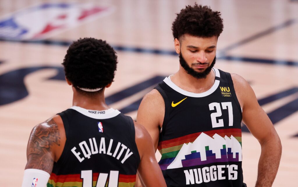 Los Lakers dejan a los Nuggets contra las cuerdas