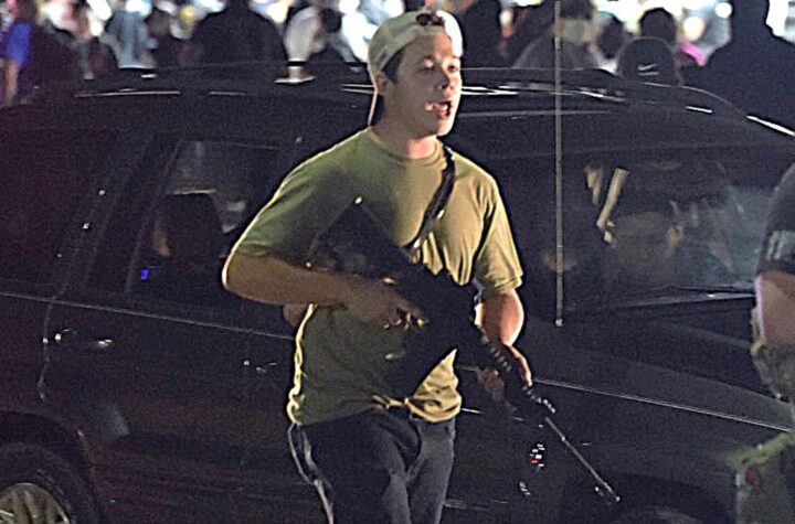 Trump defiende al joven