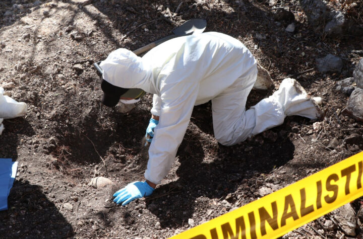 Cuerpos en fosas clandestinas