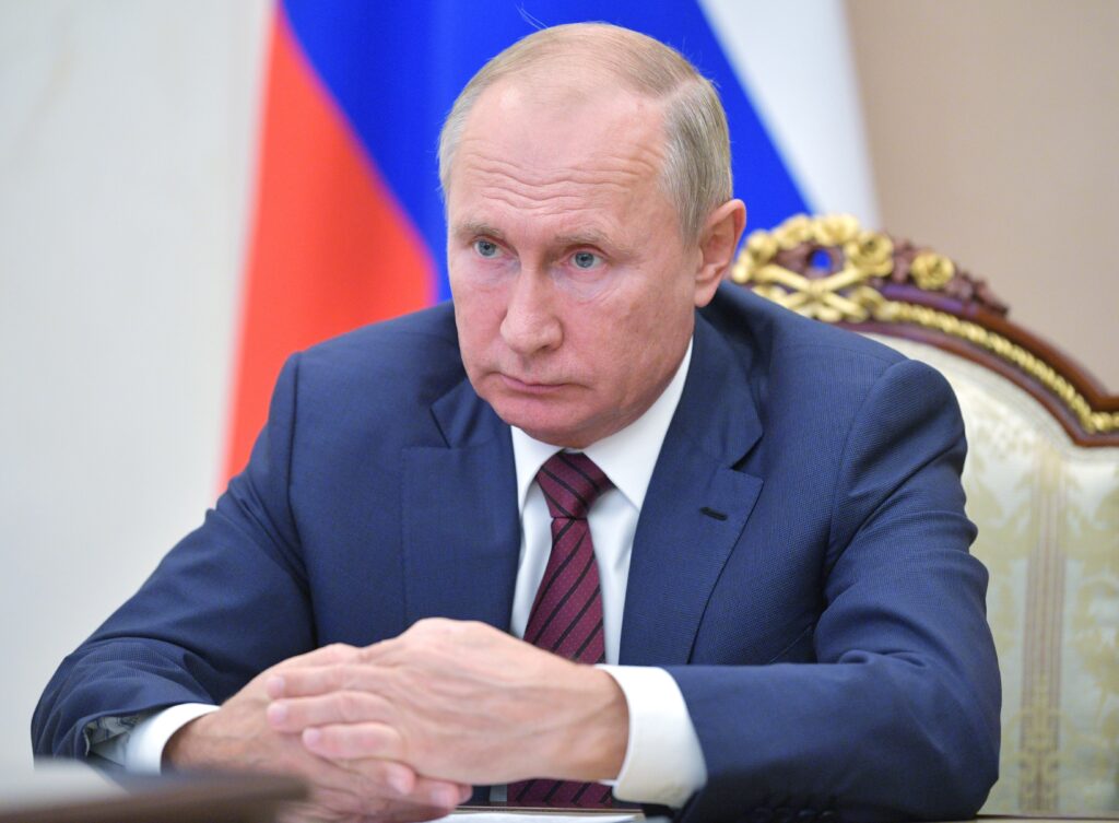 Congreso ruso le otorgaría inmunidad de por vida a Putin en preparación para su posible renuncia en Enero