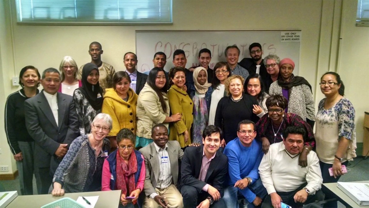 Aurora Unveils 10-Year Immigrant Aurora lanza plan de integración