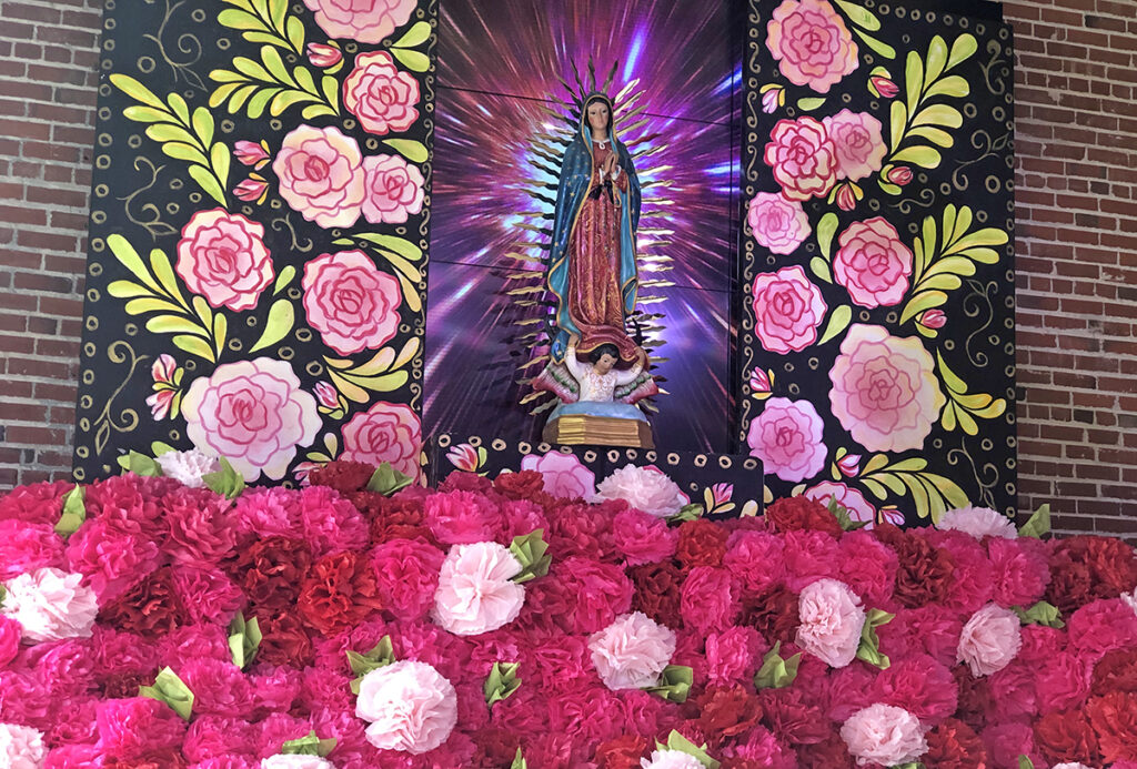 La Virgen de Guadalupe bendice a Denver
