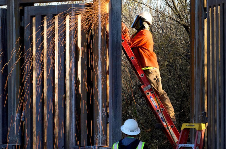 Detienen construcción