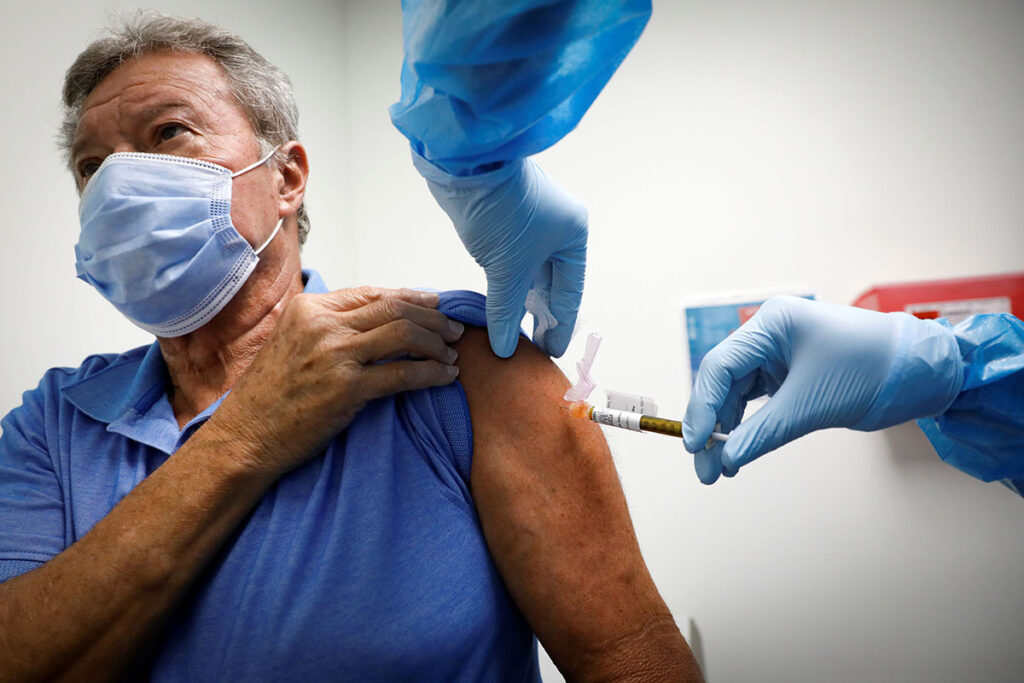 Less than 5 Percent of Hispanics Menos de 5 por ciento de los hispanos se ha vacunado
