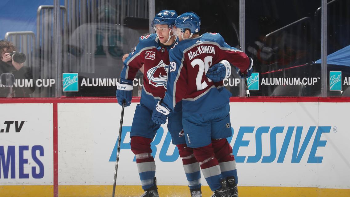 Los Avalanche golearon 7-3 a los Tiburones de San José