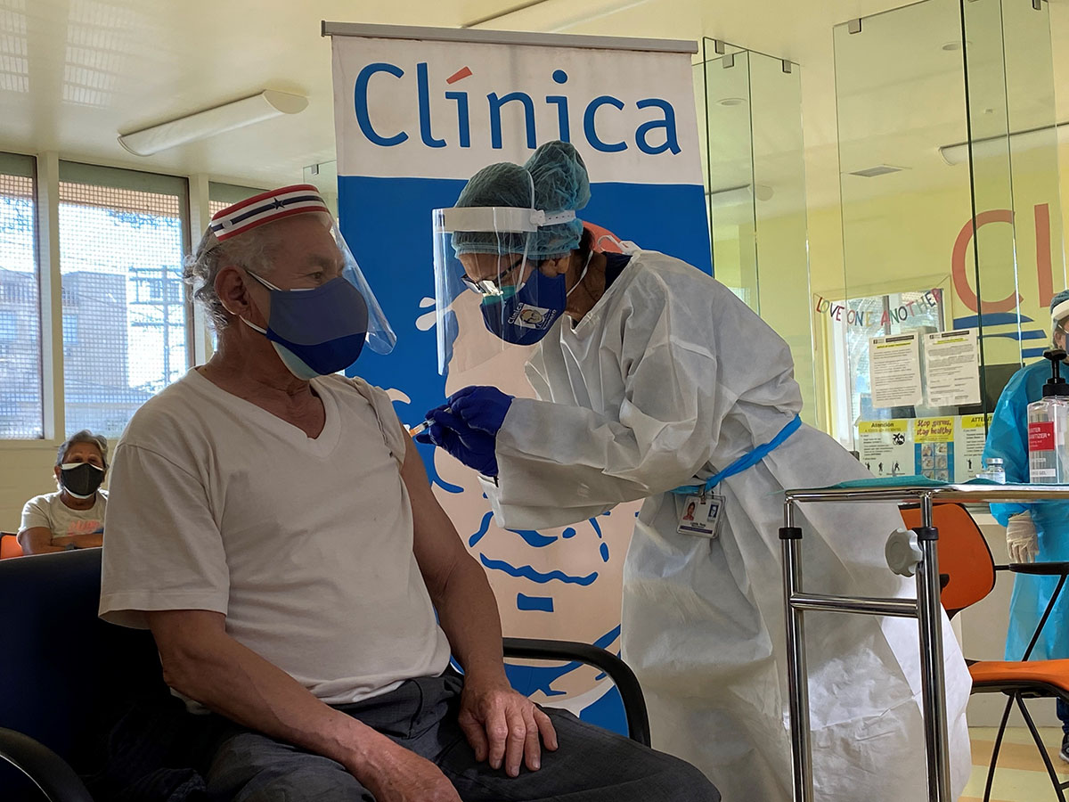 Access to Covid-19 Vaccine Expanded for Hispanics Amplían acceso de hispanos a vacuna del covid-19