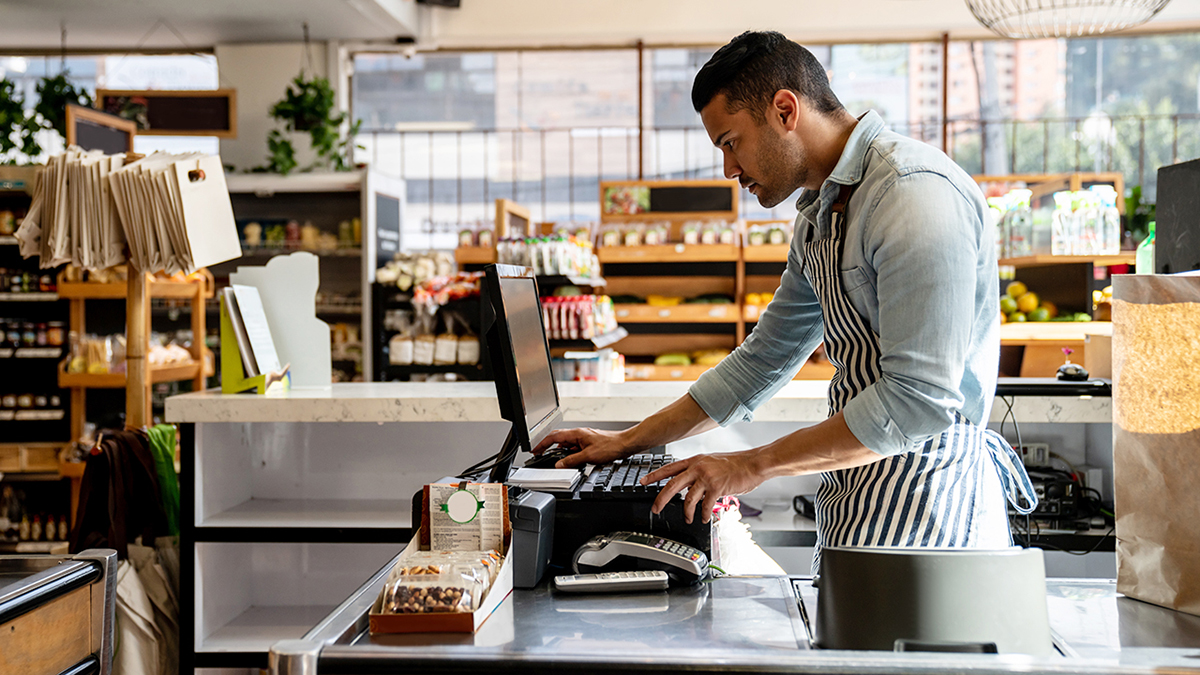 Aid for Small Hispanic Businesses Approved Aprueban ayudas para negocios hispanos