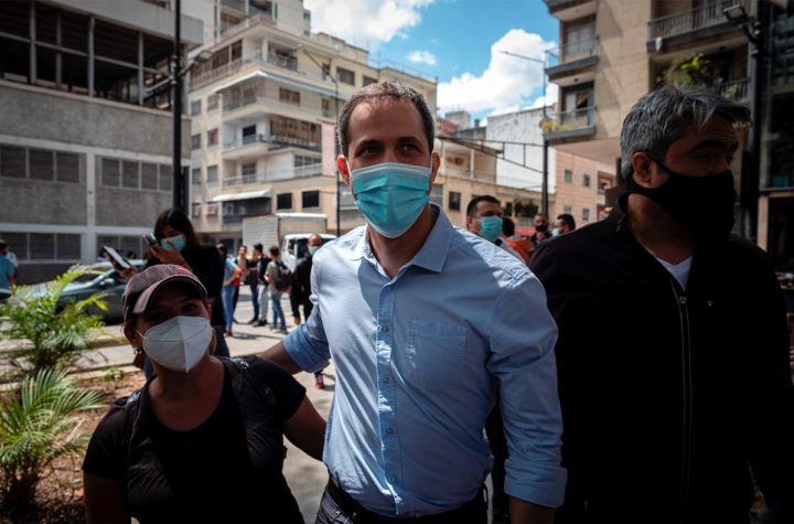 Guaidó dispuesto a buscar recursos para pagar vacunas contra el covid-19