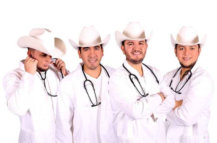 Integrantes de Calibre 50 se muestra como mortales