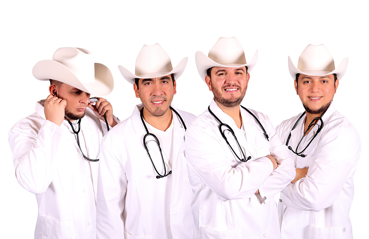 Integrantes de Calibre 50 se muestra como mortales