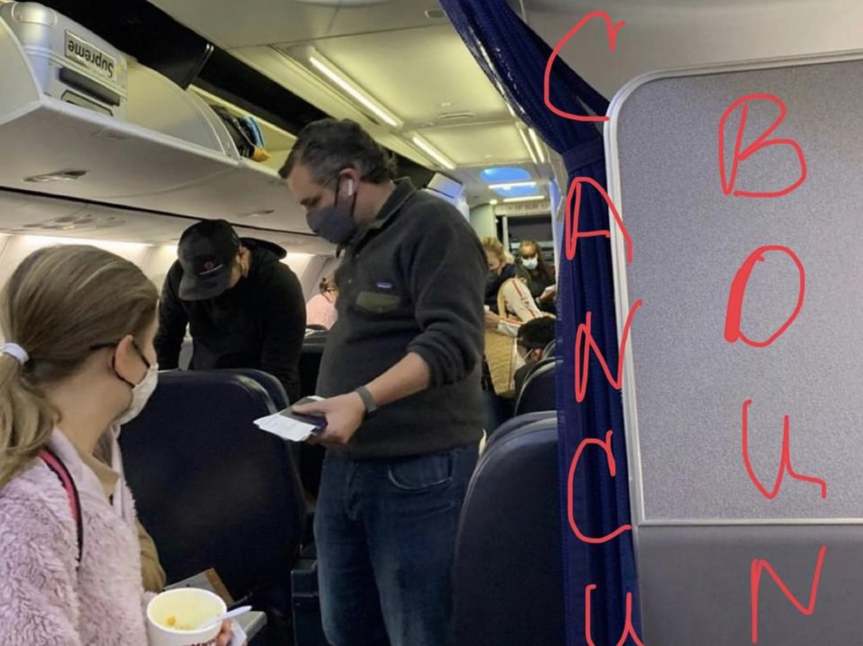Senador Ted Cruz viajó a Cancún durante tormenta que azota a Texas