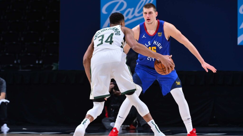 Los Bucks muestran sus credenciales al derrotar 125-112 a los Nuggets