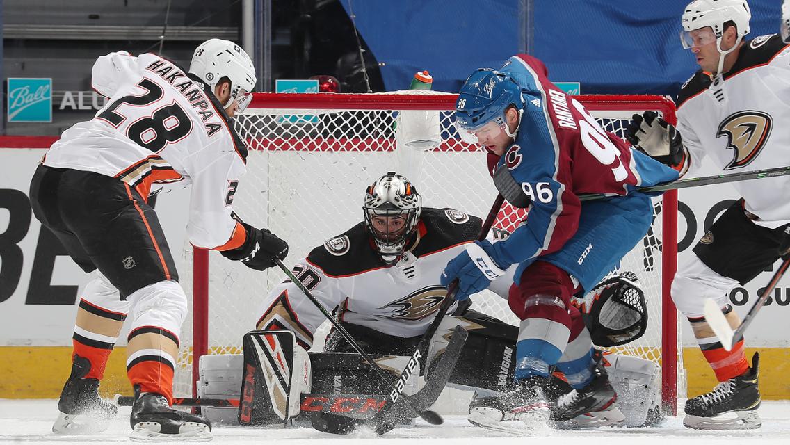 Los Avalanche doblegaron 5-2 a los Ducks de Anaheim