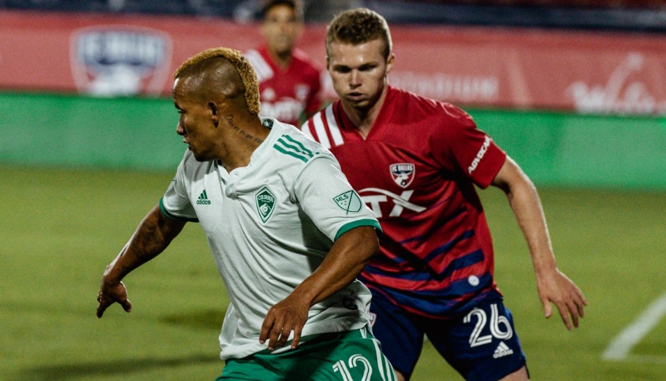 Aguerrido primer punto de los Rapids en Dallas