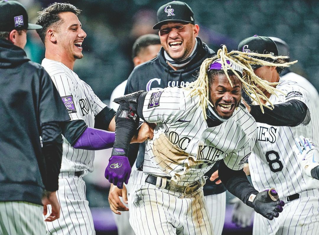 Los Rockies le sacaron ventaja a los Phillies en Coors Field