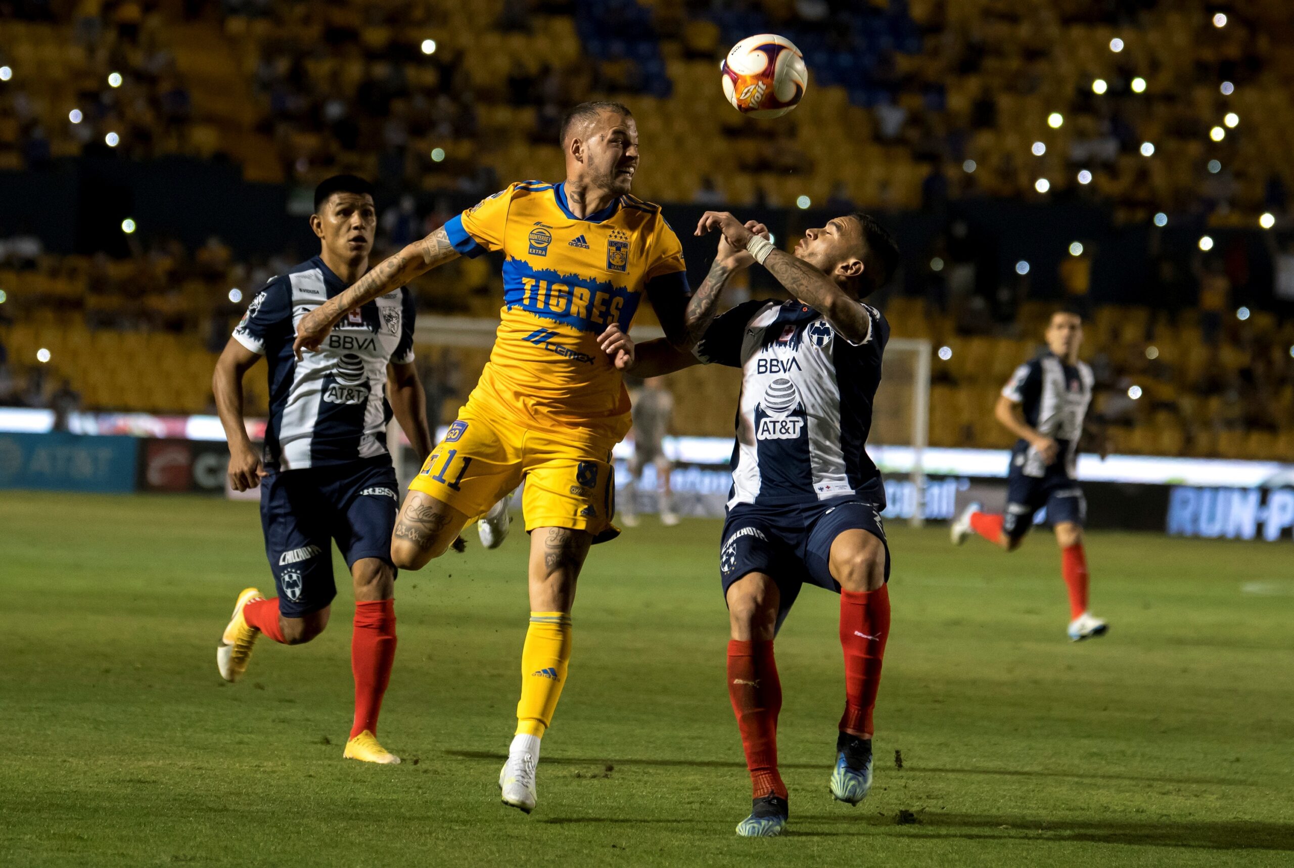 El francés Gignac le da el triunfo a Tigres sobre Monterrey en el clásico