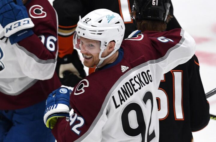 Avalanche ganó los dos juegos contra los Ducks (2-0 y 4-1)