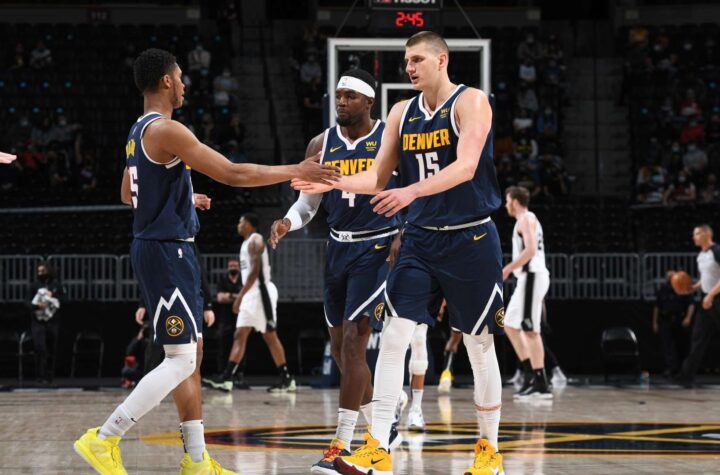 Los Nuggets se la hicieron otra vez a San Antonio Spurs (121-119)