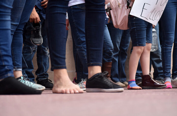 Marcharon contra la impunidad con un solo zapato