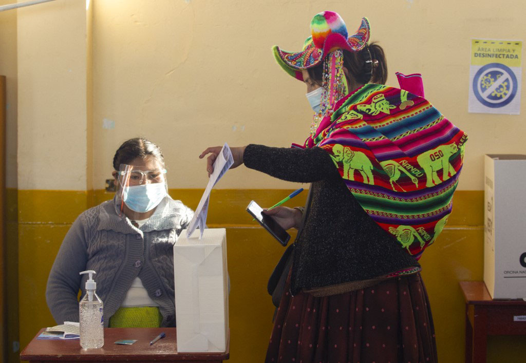 Peruanos en Colorado vuelven a las urnas