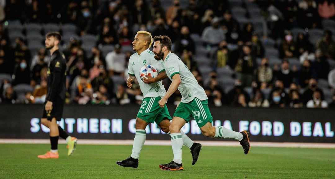 El uruguayo Rossi desaceleró a los Rapids con doblete