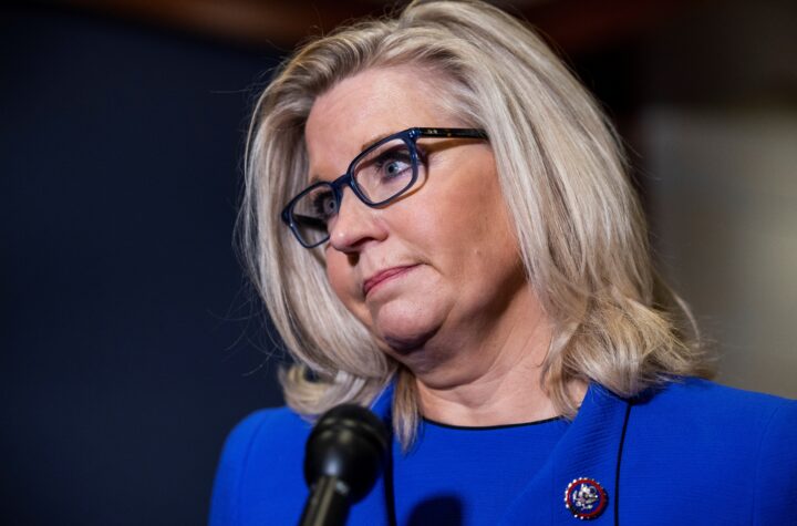 Descabezada Liz Cheney por desmentir a Trump