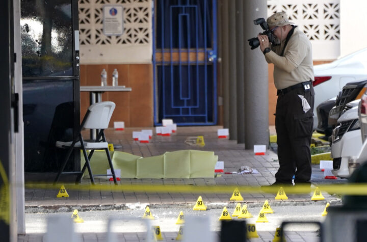 Dos muertos y 20 heridos en un tiroteo en Miami a la salida de un concierto