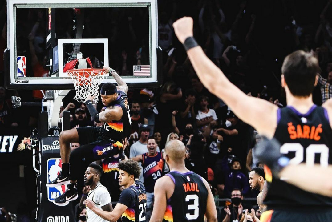 Los Nuggets perdieron 122-105 y se derriten en Phoenix