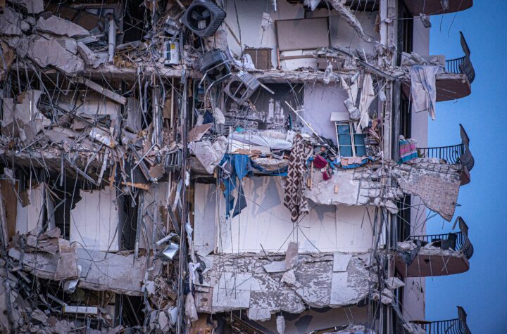 Unos 50 desaparecidos en el edificio desplomado en Miami-Dade