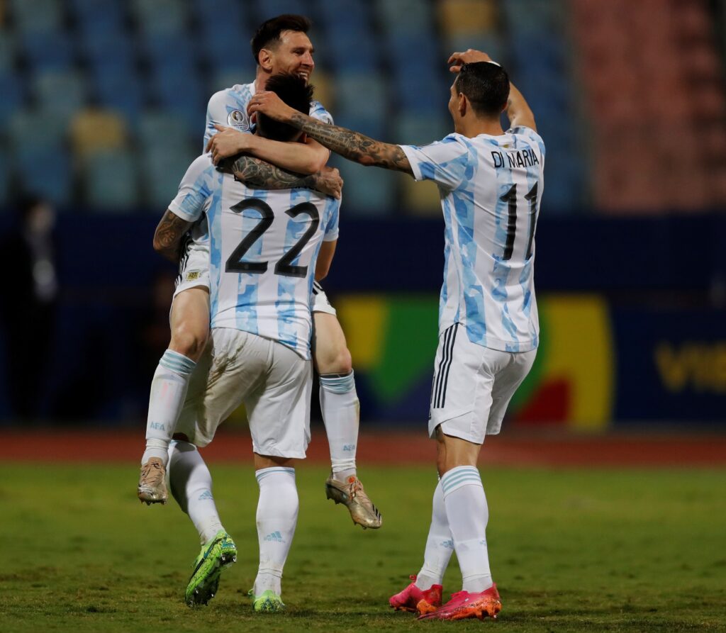 Messi: "Sacamos adelante un partido difícil y dimos un paso más"