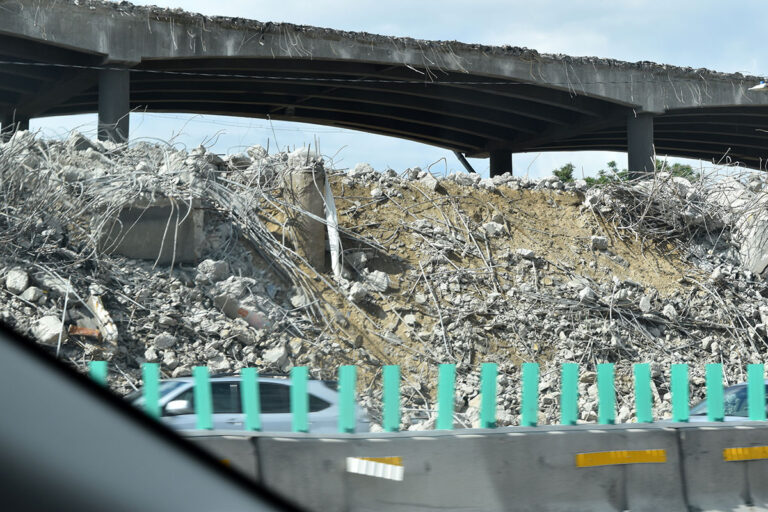 Avanza la demolición del viaducto de la I-70