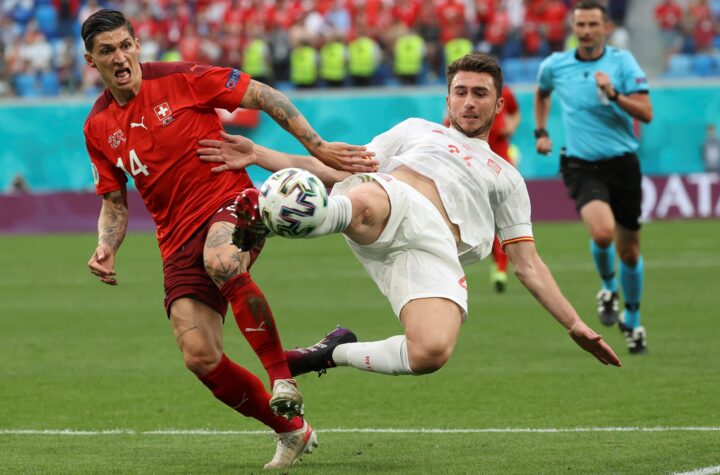 España domina la estadística pero se reencuentra con su falta de pegada