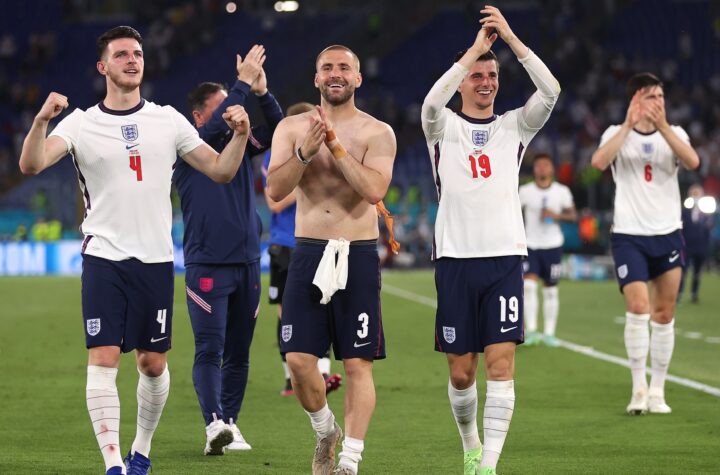 Inglaterra enseña su arsenal
