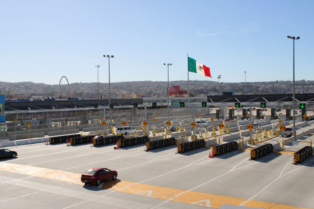 Sigue cerrada frontera terrestre entre México y EE.UU.