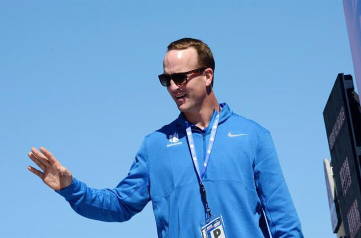 Manning inducido al Salón de la Fama