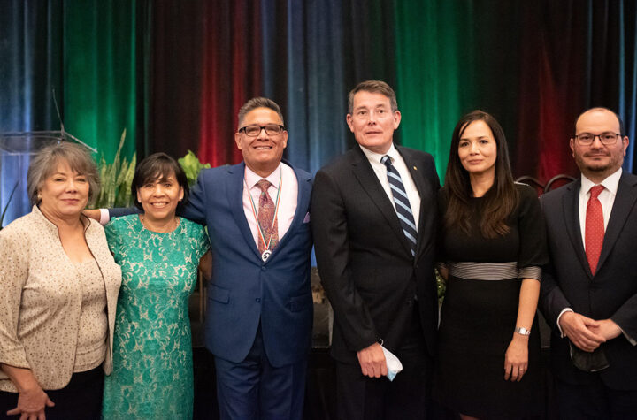 Servicios de la Raza recibió el reconocimiento Ohtli