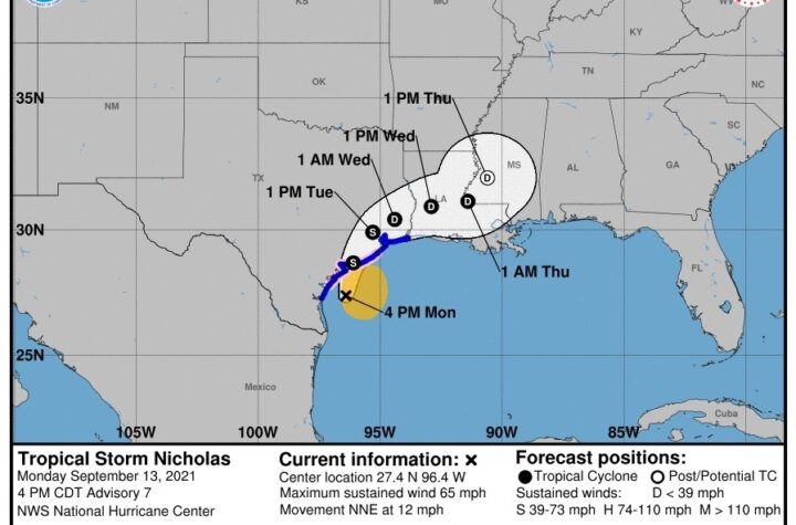 Nicholas se degrada a tormenta mientras descarga fuertes lluvias en Texas