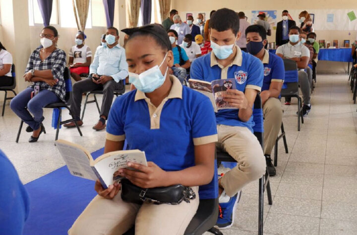 Reabren las escuelas