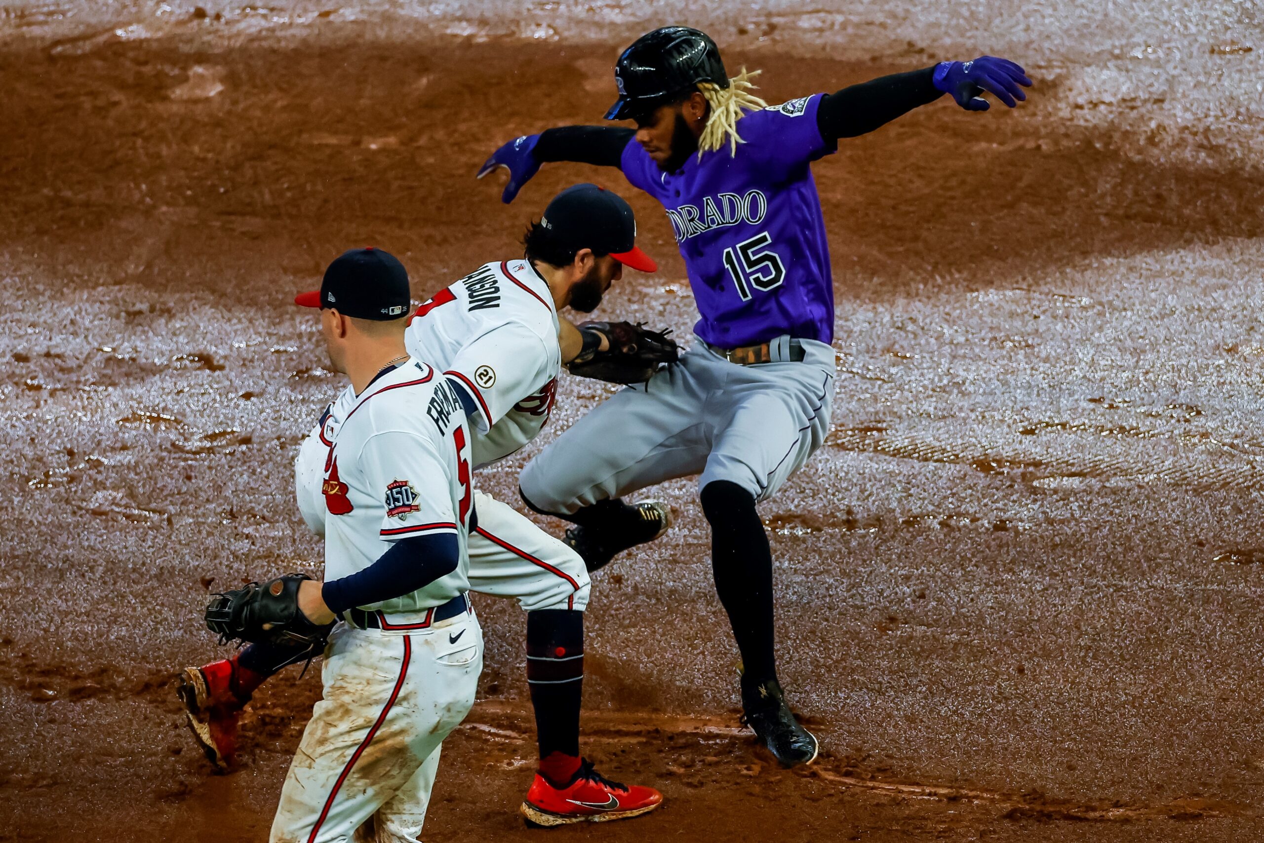 Tapia empuja el triunfo de los Rockies