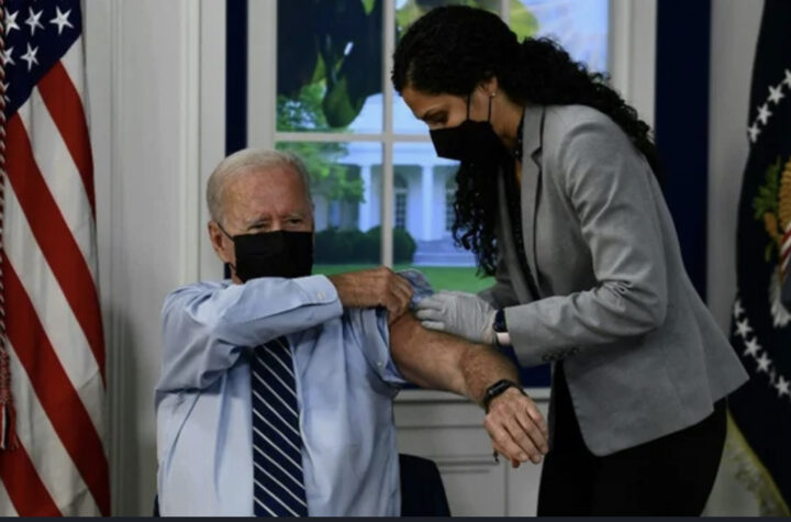 Biden se pone una dosis de refuerzo de la vacuna de Pfizer
