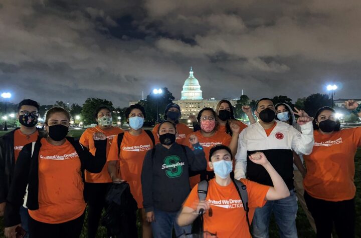 Gobierno de Biden presenta nueva versión de DACA para "preservar" el programa