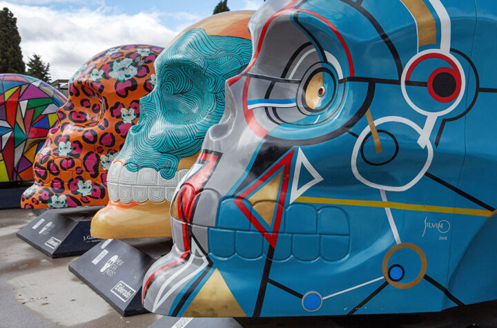 Cráneos monumentales para celebrar la vida
