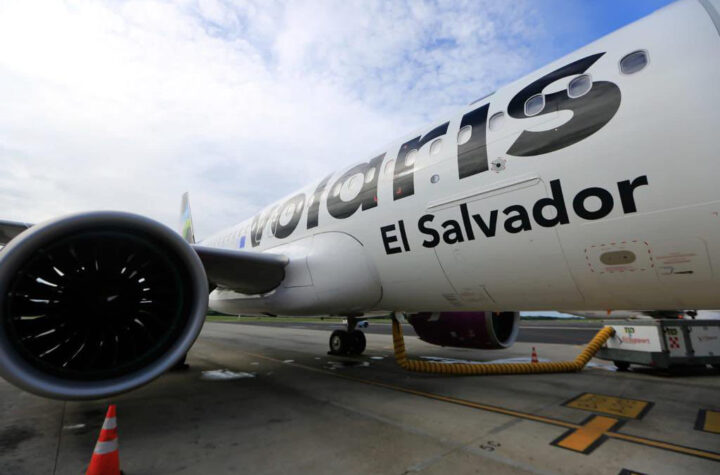 Volaris con nueva bandera