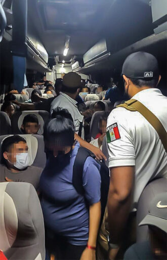 Centenar de migrantes detenidos en Tabasco