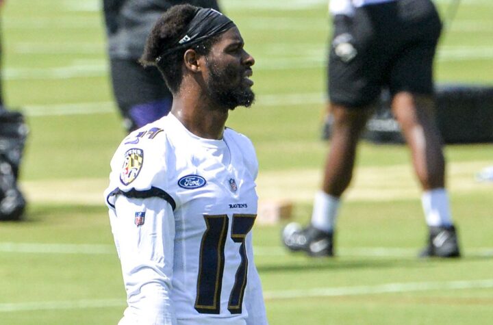 Los Ravens tendrán a Bell en el campo de juego contra los Broncos